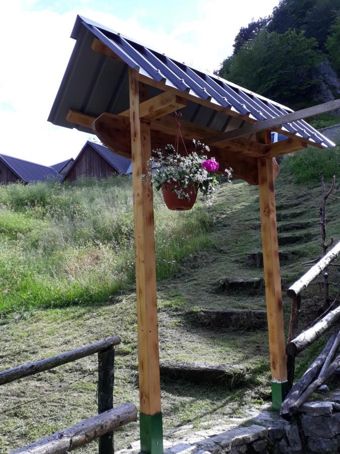 Holiday Home Na Planini โทลมิน ภายนอก รูปภาพ